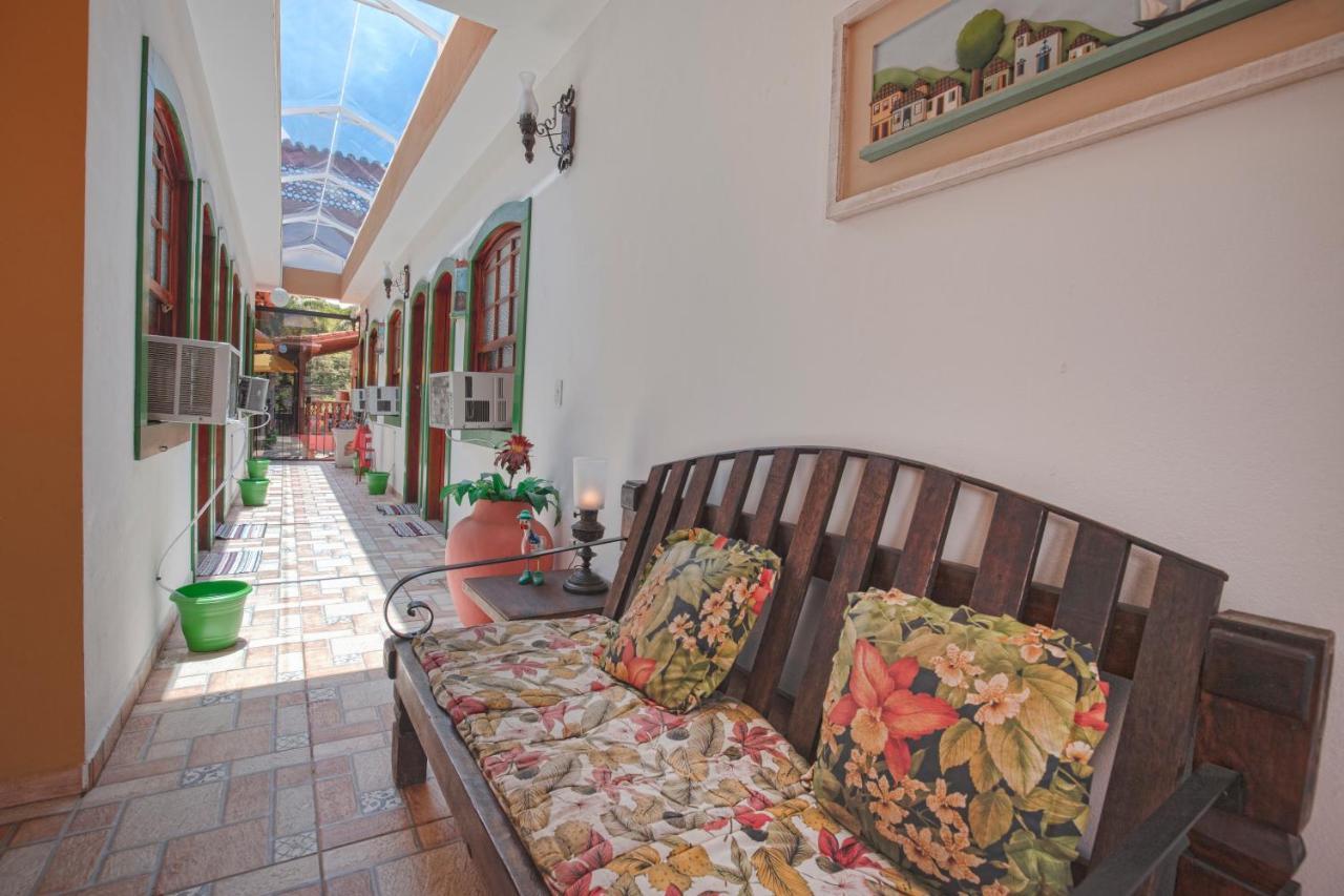 Pousada Casa Do Rio Hostel - 8 Min Do Centro Historico - Passeio De Barco Com Saida Da Pousada -Pago A Parte- Perto Das Praias E Beira Rio Araquari Kültér fotó